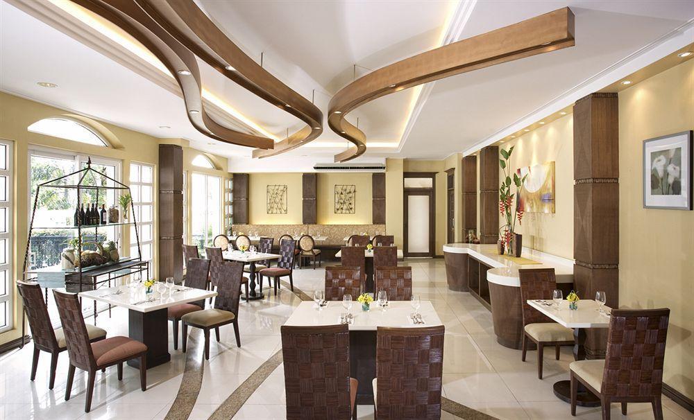 Hotel Venezia Legazpi Buitenkant foto